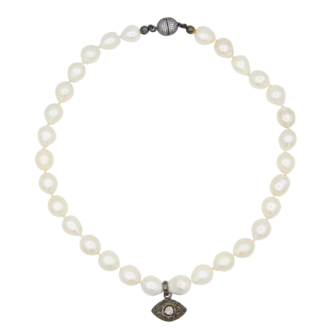 Short Pearl Necklace with Diamond Evil Eye