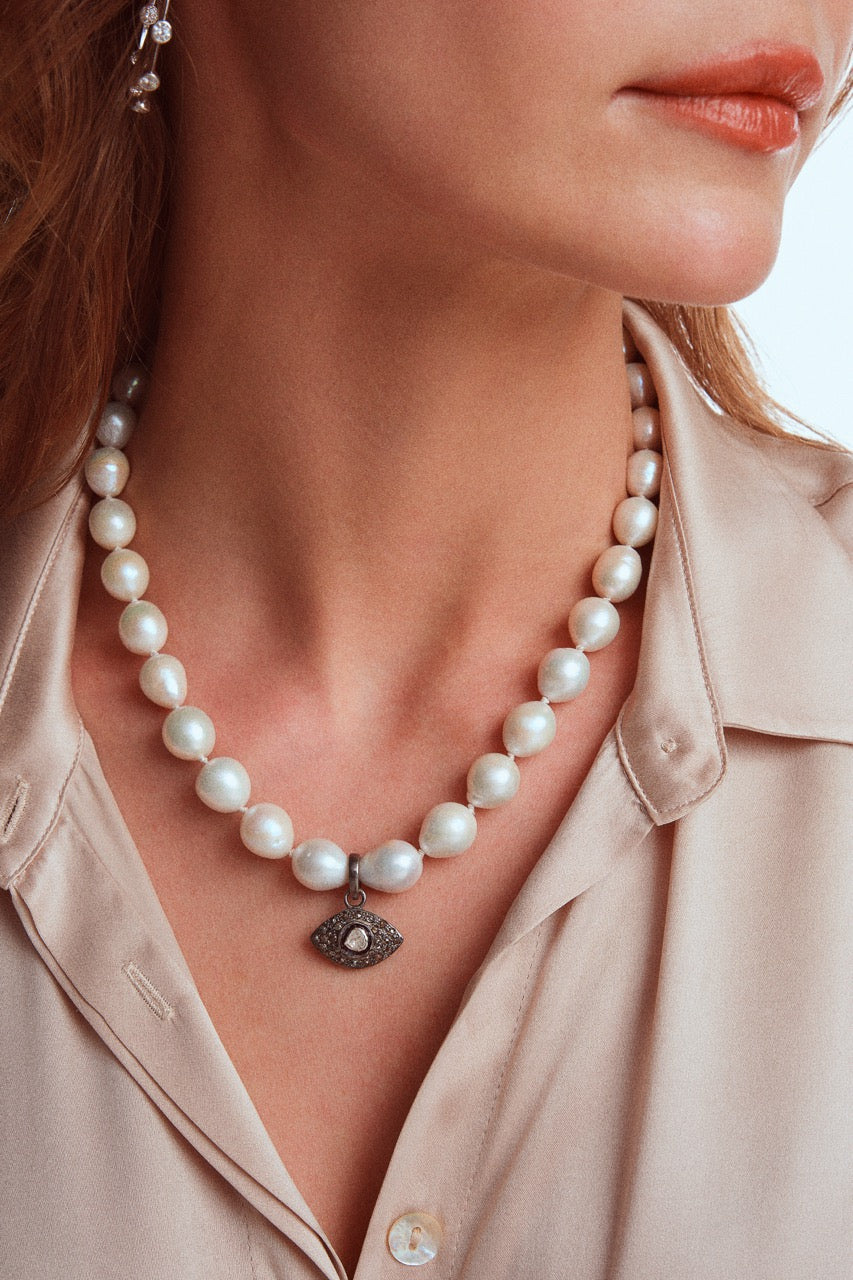 Short Pearl Necklace with Diamond Evil Eye